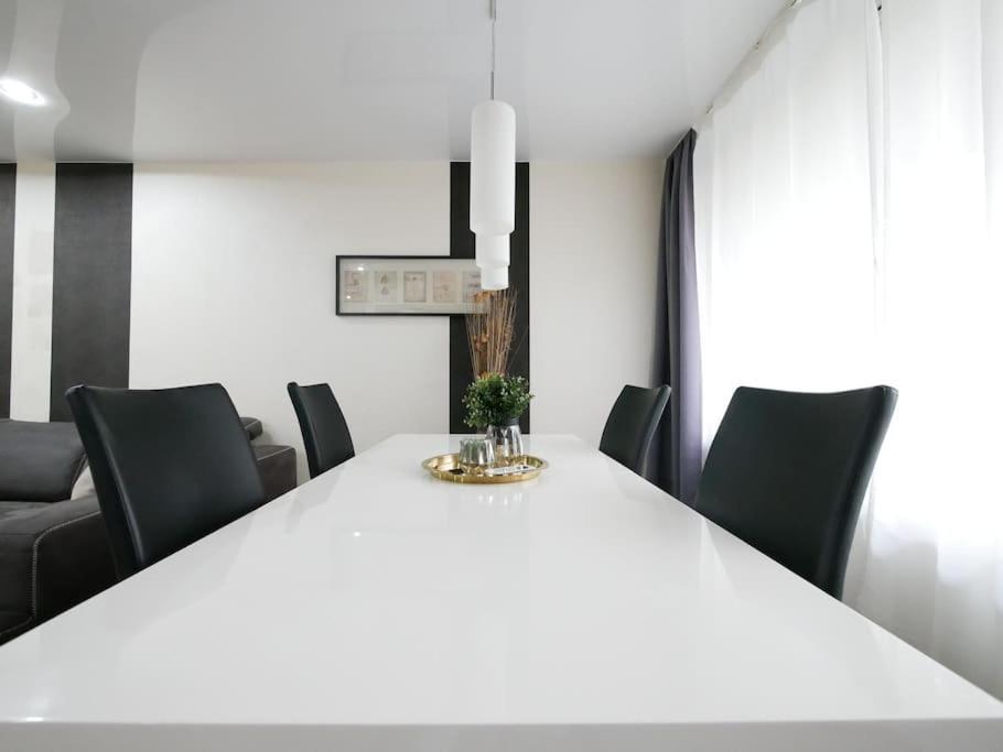 61 M2 Erdgeschosswohnung Mit Eigenem Parkplatz Vorm Haus Osnabrück Exterior foto